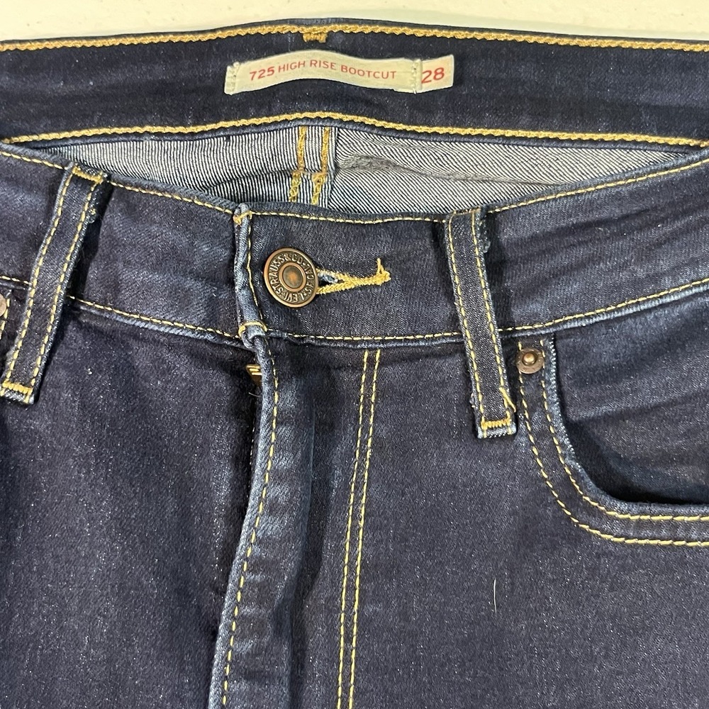 Levis 725 Jeans Womens 28x32 Blue High Rise Bootcut Stretch Workwear Grunge EUC - Picture 5 of 9